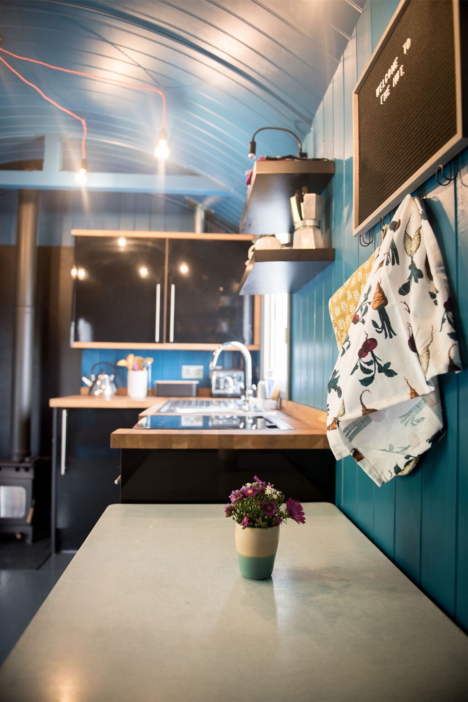 Fridge, oven, stovetop, electric kettle