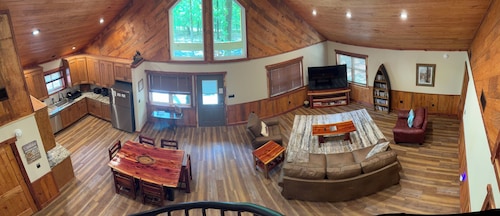 Ouachita Crystal Cabin 2