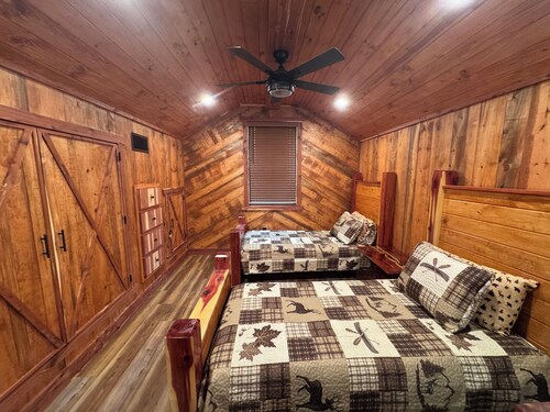 Ouachita Crystal Cabin 2