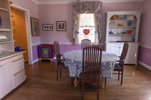 Dining - Beautiful home, big family kitchen/playroom, close to shopping & Rock Creek Park (Washington)