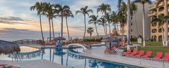 Relaxing beachside resort and spa, close to San Jose.