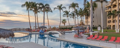 Relaxing beachside resort and spa, close to San Jose.