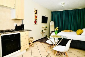 1 chambre, fer et planche à repasser, Wi-Fi, draps fournis