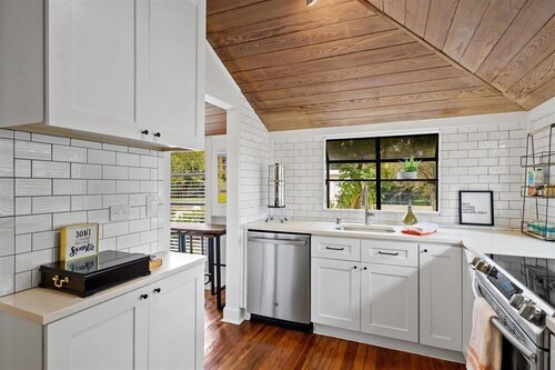 Tropical Northwood Cottage, West Palm Beach