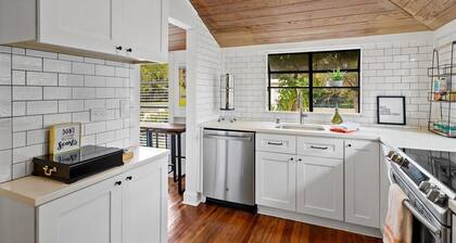 Tropical Northwood Cottage, West Palm Beach