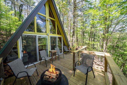 Whimsical A-Frame | Secluded Feel, Close to Town