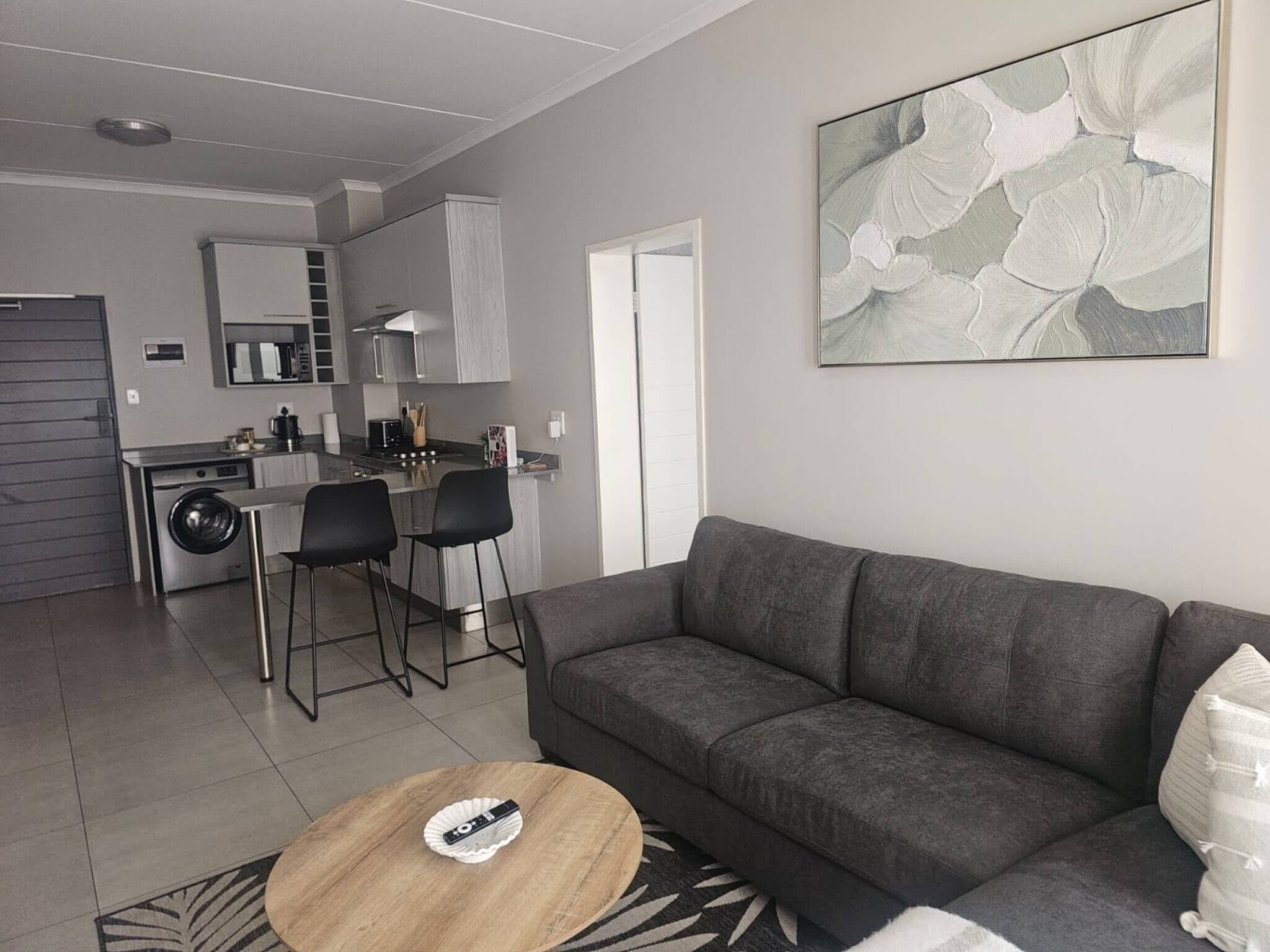 Apartment, 2 Schlafzimmer, Balkon | Wohnzimmer