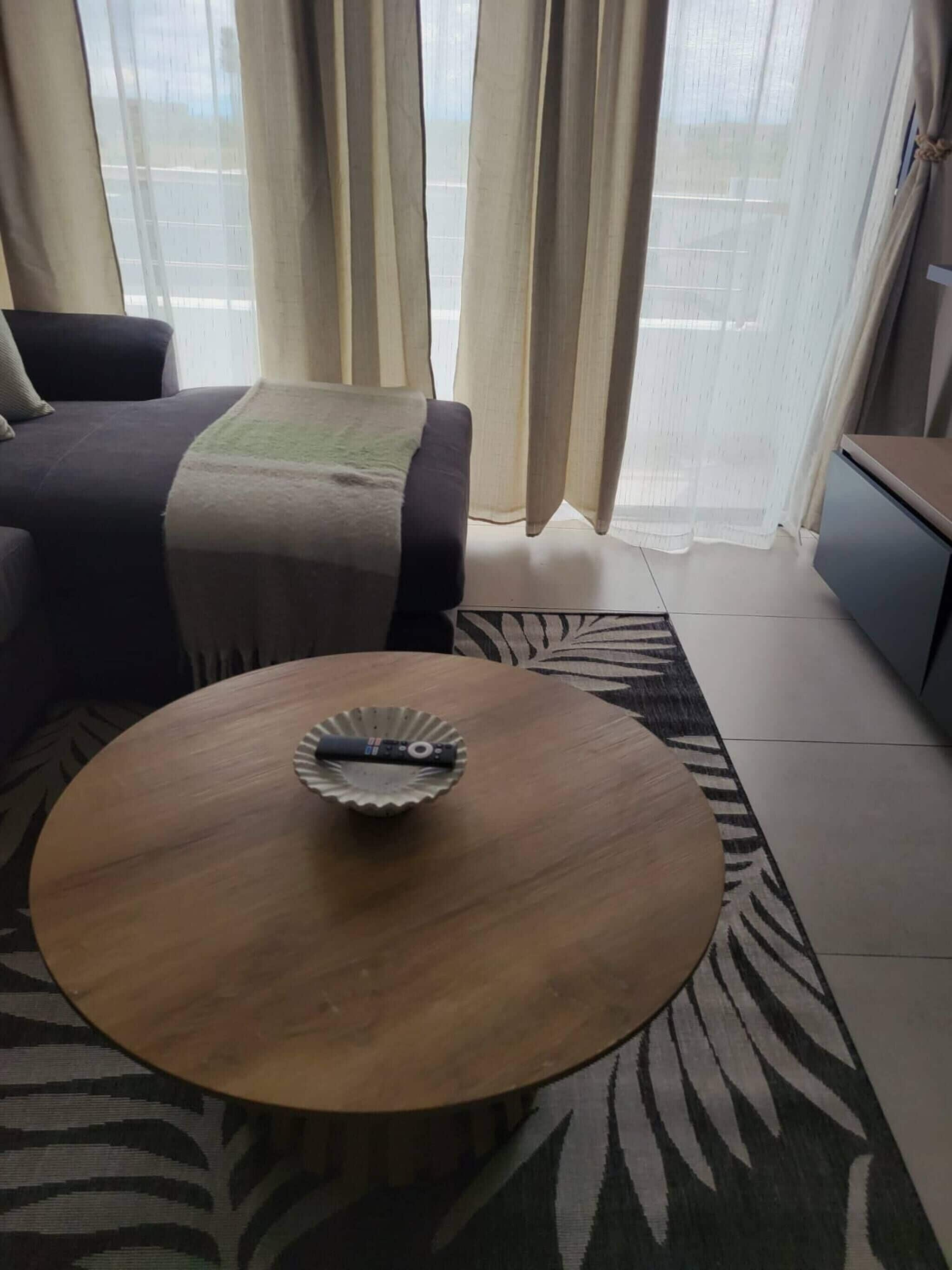 Apartment, 2 Schlafzimmer, Balkon | Wohnbereich