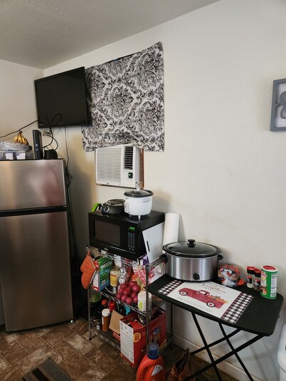 Efficient 1 bed/1 bath cabin in the Permian Basin