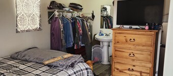 Efficient 1 bed/1 bath cabin in the Permian Basin