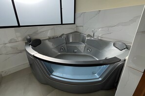 Luxury Double Room, Patio | Interior