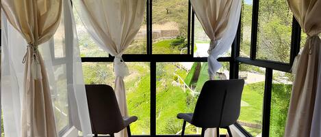 Deluxe Double Room, Patio, Mountain View | Interior