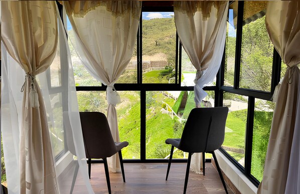 Deluxe Double Room, Patio, Mountain View | Interior