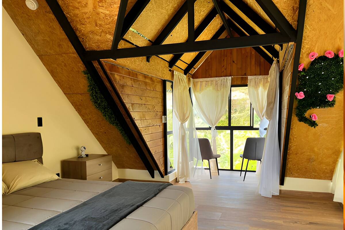 Deluxe Double Room, Patio, Mountain View | Meja, Wi-fi percuma 