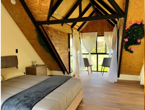 Deluxe Double Room, Patio, Mountain View - Ecohotel Casa Bola  (Guayllabamba)