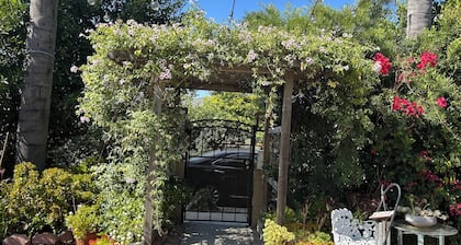 Micro Studio Inglewood.15 min from LAX, 5 min to Sofi, Forum,N,405 Fwy.