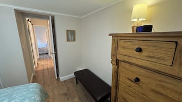 Ferros/tábuas de passar roupa, Wi-Fi, roupa de cama