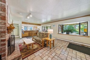 Lobby - Cozy 1-bedroom condo with AC in fabulous South Lake Tahoe (South Lake Tahoe)