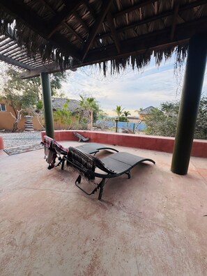 Terrace/patio - Casa Siestas Y Olas Oceanfront Private Home (San Juanico)