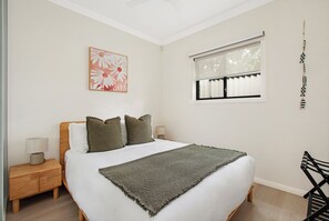 2 bedrooms, iron/ironing board, WiFi, bed sheets - Cosy and Private Mini House (Matraville)