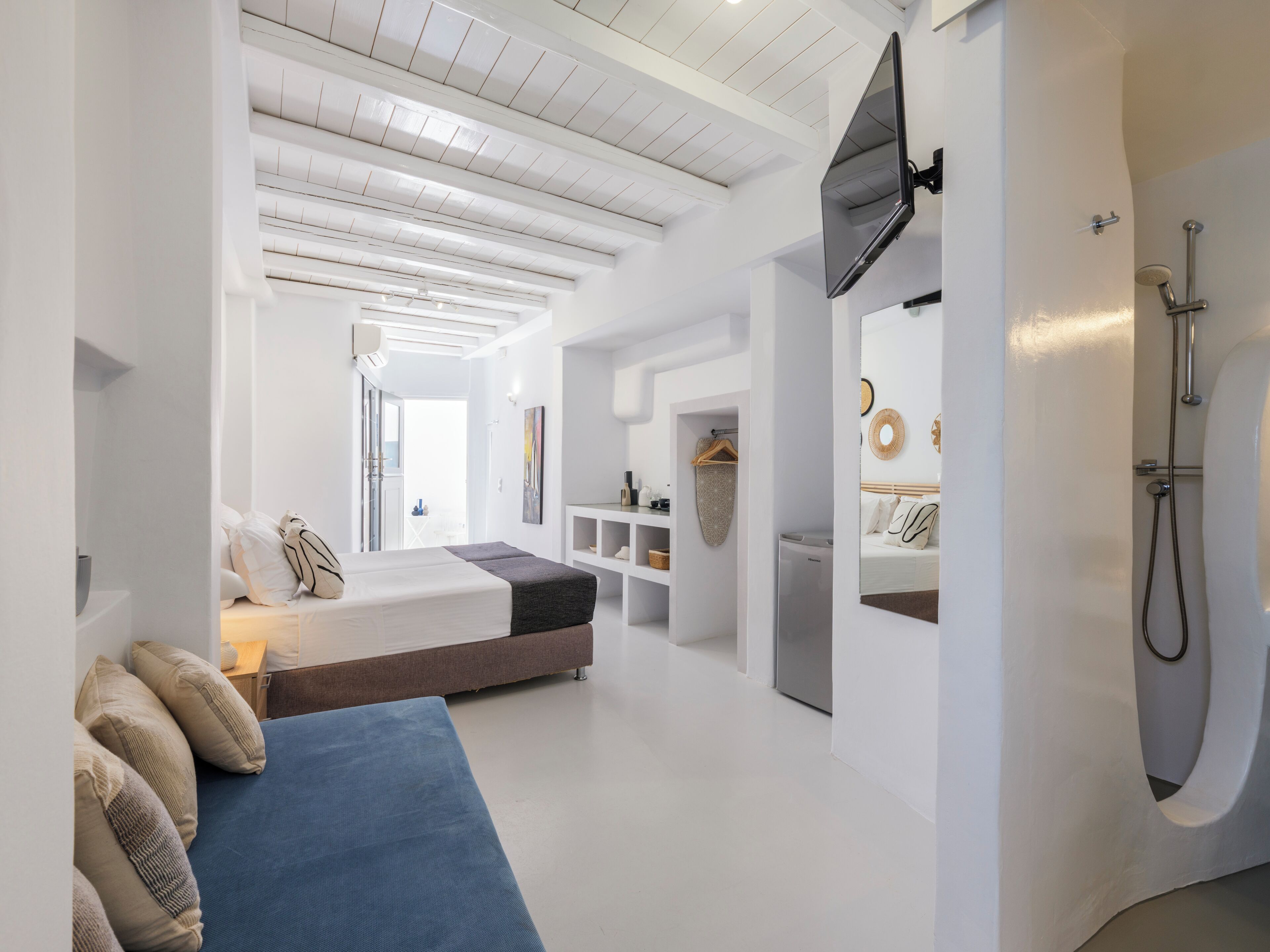 Zimmersafe, schallisolierte Zimmer, Bügeleisen/Bügelbrett