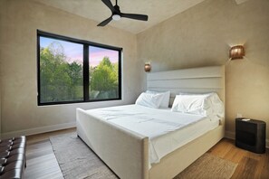 2 bedrooms, free WiFi, bed sheets - Spiral Loft · Hot Tub · Spa Bath | Lux Sleeps 4 (McArthur)
