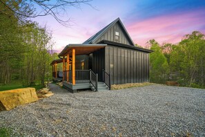 Exterior - Spiral Loft · Hot Tub · Spa Bath | Lux Sleeps 4 (McArthur)