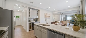 3-bedroom house in Downtown San Antonio! Near Confluence Park, Riverwalk, AFB