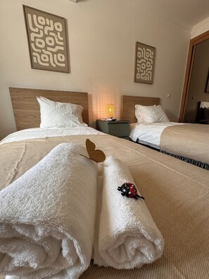 2 bedrooms, iron/ironing board, WiFi, bed sheets - Apartment Santa Maresia [Santa Luzia] (Santa Luzia)