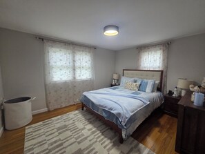 In-room safe, iron/ironing board, travel crib, free WiFi