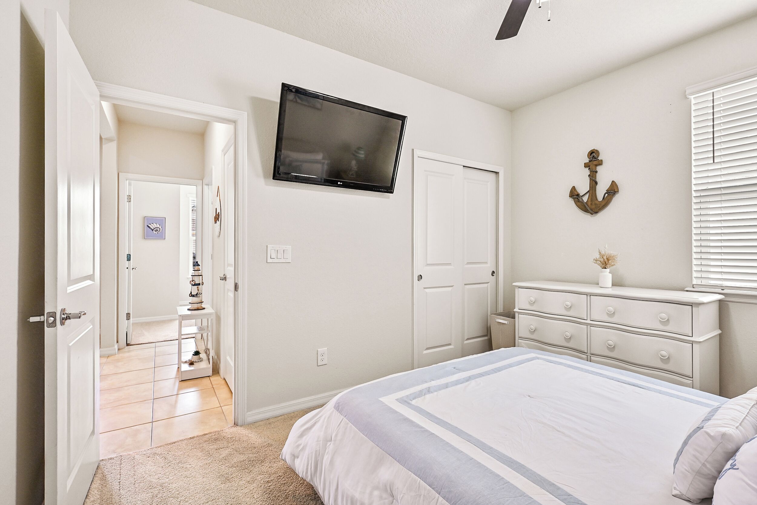 3 bedrooms, iron/ironing board, WiFi, bed sheets