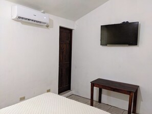 4 bedrooms, WiFi, bed sheets - In the city center, 10 minutes walk from the island, it is full conford (Santa Elena Flores guatemala)