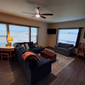 Living area - Mountains in Every Window - Customizable Condo in a Great Neighborhood (Bozeman)