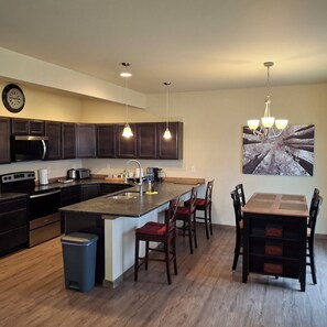 Private kitchen - Mountains in Every Window - Customizable Condo in a Great Neighborhood (Bozeman)