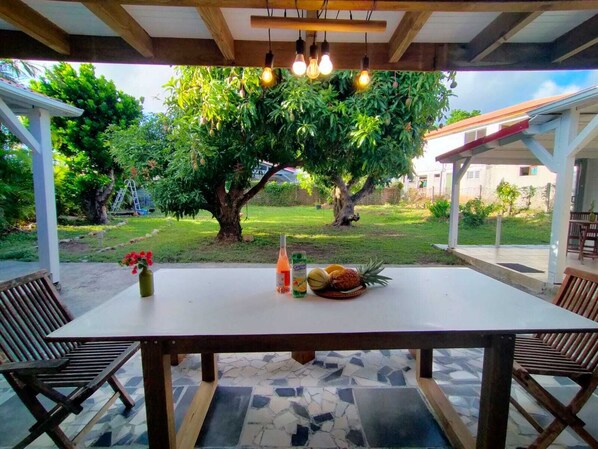 Outdoor dining