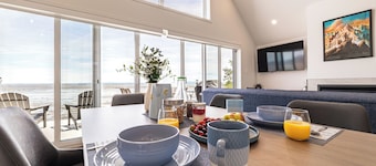 Stunning River View • Loft