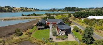 Black Wing Studio - Motueka
