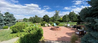 3-bedroom townhome in enchanting Parker - minimum 6m lease
