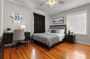 Room - Spacious 5-Bedroom Home in the Heart of Kansas City Minutes from World Cup Venue (Kansas City)