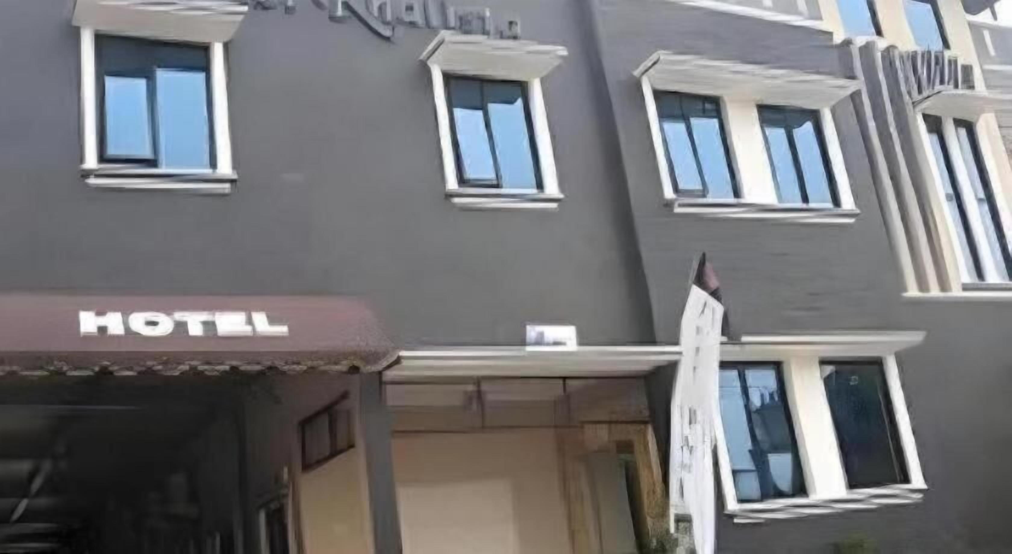 تفاصيل الفندق من الخارج