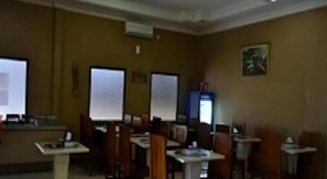 Dining - Hotel Khalista (Purwakarta)