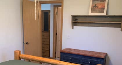 Cozy 2-bedroom house right off Pomme de Terre Lake!