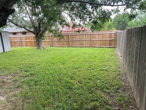 Property grounds - Nice 4 Bed, 2 Bath, 2 Car Garage Home With Spacious Backyard. Quiet Neighborhood (Killeen)