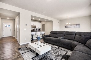 Smart TV - The Hills in Lorson Ranch (Colorado Springs)