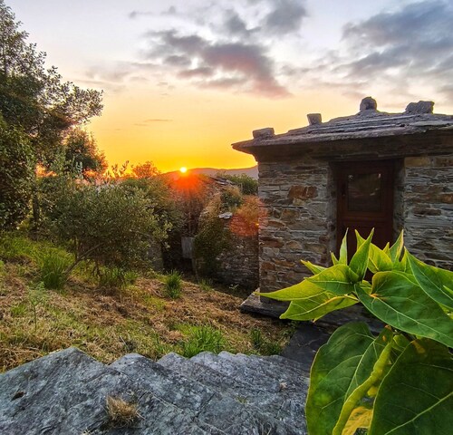 La Casita Olga: A Dreamlike Natural Setting in the Taramundi Mountains