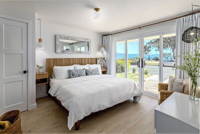 Steps to Beach, Walk to Dwntwn, Full Ocean View, Pet-Friendly Back Yard, Hot Tub