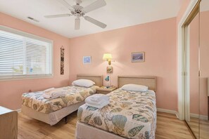 2 bedrooms, WiFi, bed sheets - Bay Watch 1 203A, Outdoor Pool, Beautiful Condo (Ocean City)