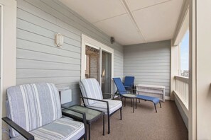 Terrace/patio - Bay Watch 1 203A, Outdoor Pool, Beautiful Condo (Ocean City)