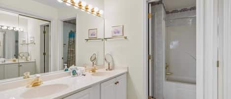 Shower, towels, shampoo