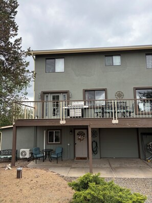 Exterior - Enjoyable 1-bedroom apartment in charming Prescott- close to trails (Prescott)